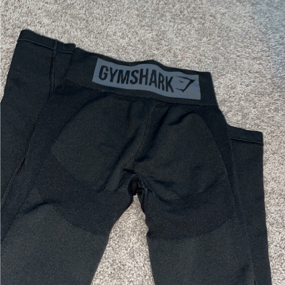 Gymshark Leggings and sport bras - Picture 7 of 9